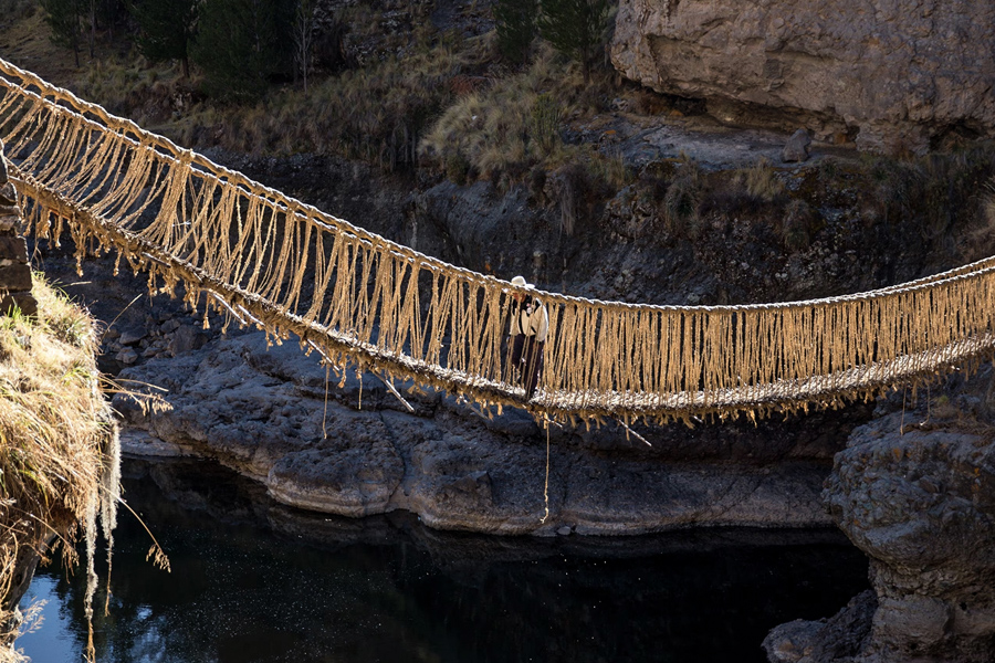 Queswachaka Inca rope bridge tour Cusco